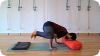 Postura Bakasana per tonificar l’abdomen amb ioga